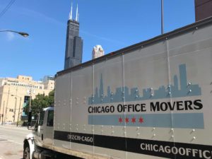 Chicago-Office-Movers-Truck-Building-Chicago-IL